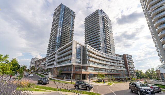 722 – 36 Forest Manor Rd, Toronto