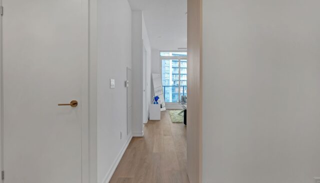 722 – 36 Forest Manor Rd, Toronto