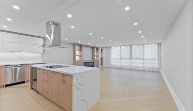 406 – 77 Carlton, Toronto