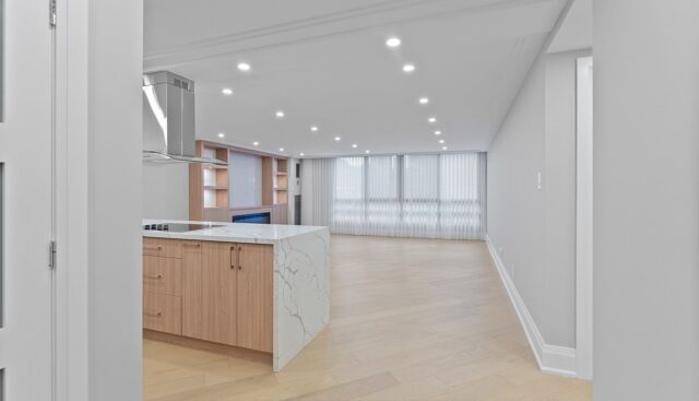 406 – 77 Carlton, Toronto