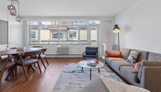 1104 – 581 Avenue, Toronto