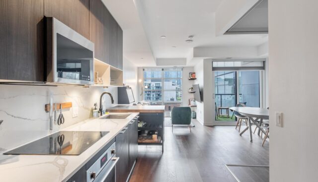 905 – 501 Adelaide W, Toronto