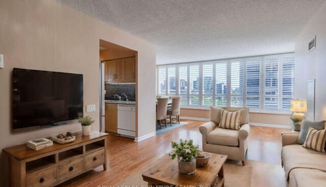 910 – 33 Sheppard Ave, Toronto