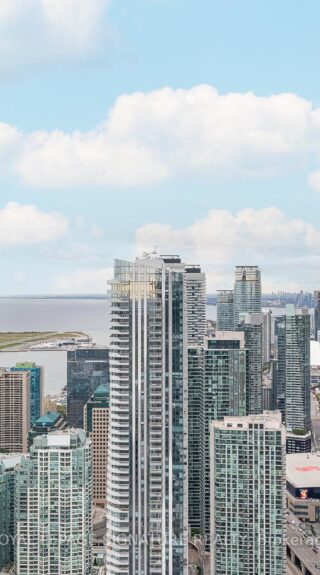 7312 – 138 Downes, Toronto
