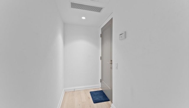 1013 – 155 Yorkville, Toronto