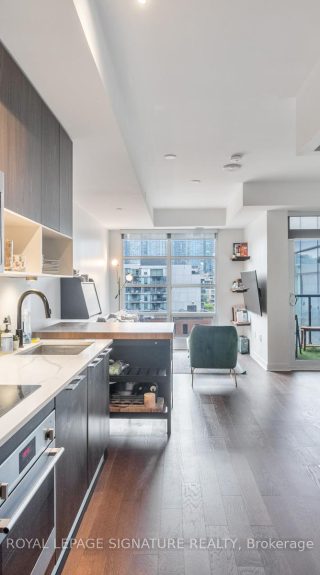 905 – 501 Adelaide W, Toronto