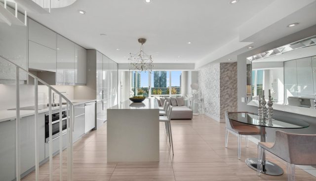 Ph03 – 77 Lombard St, Toronto
