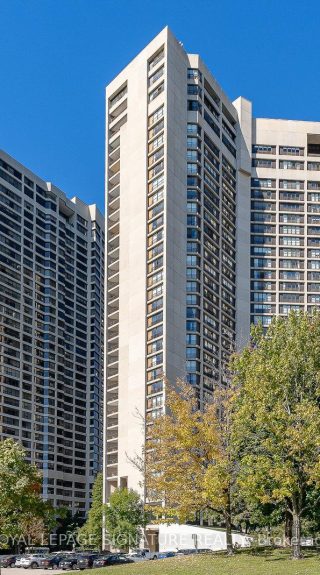 2436 – 33 Harbour Sq, Toronto