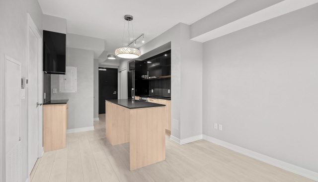 341 – 31 Tippett, Toronto