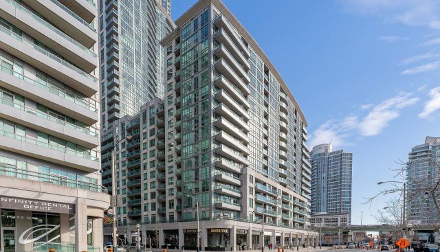 502 – 19 Grand Trunk Cres, Toronto