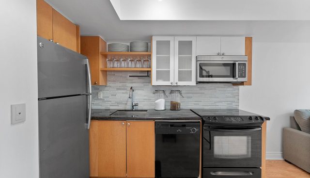 831 – 600 Fleet St, Toronto