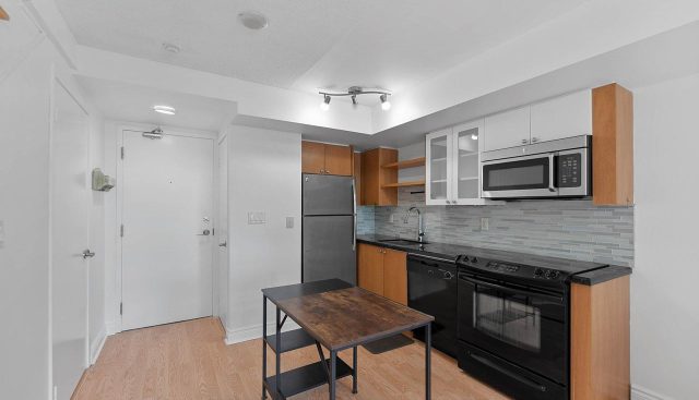 831 – 600 Fleet St, Toronto