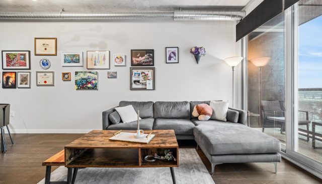 802 – 170 Bayview, Toronto