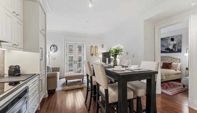 339 – 22 Leader Lane, Toronto