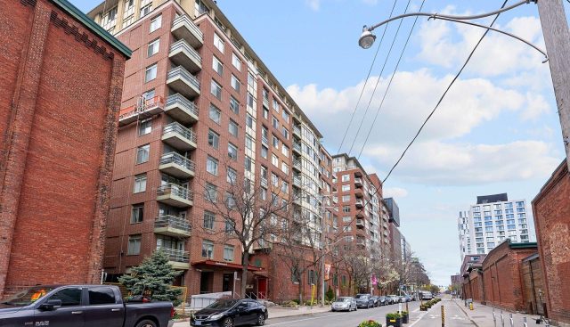 Ph13 – 70 Mill St, Toronto