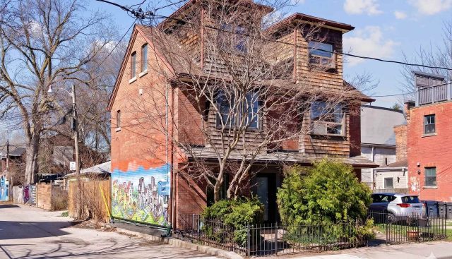 100 Sussex Ave, Toronto