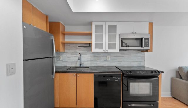 831 – 600 Fleet St, Toronto