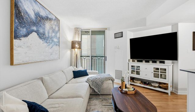 704 – 323 Richmond St E, Toronto