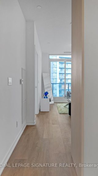 722 – 36 Forest Manor Rd, Toronto