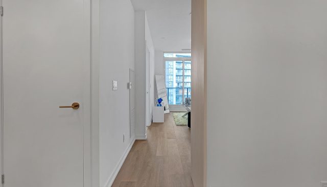 722 – 36 Forest Manor Rd, Toronto
