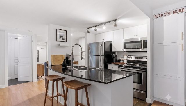 704 – 323 Richmond E, Toronto