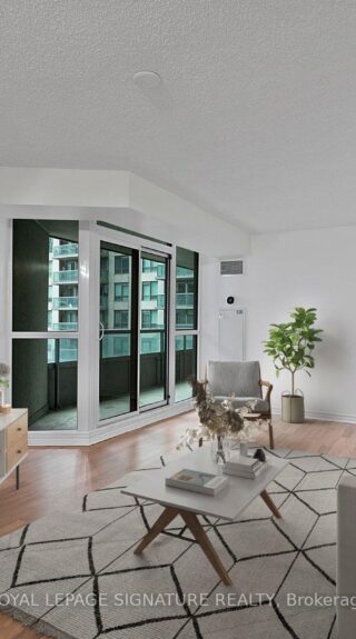 801 – 19 Grand Trunk Cres, Toronto