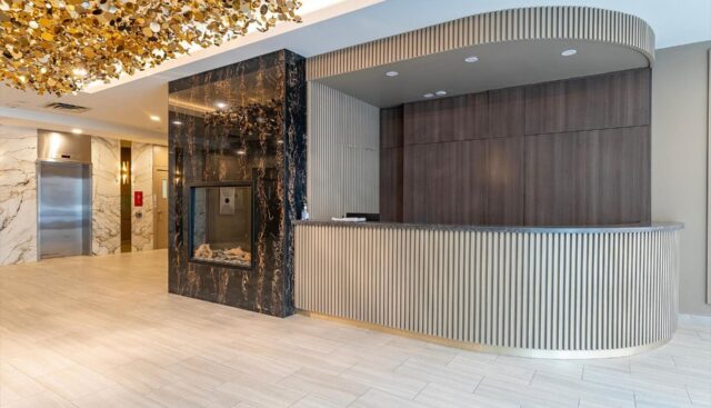 306 – 263 Wellington W, Toronto