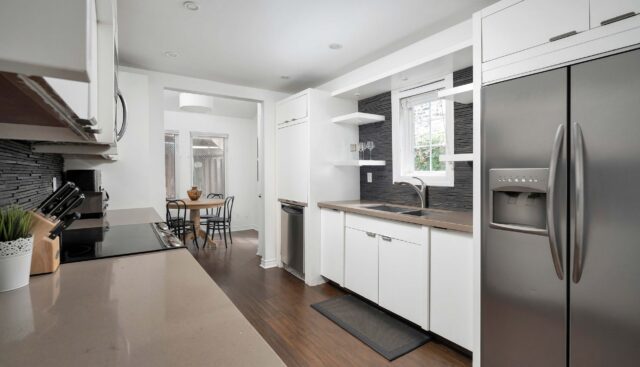 109 Manning Ave, Toronto