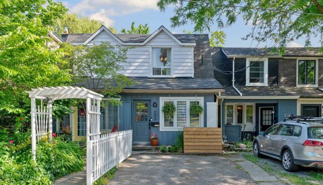 209 Eastwood Rd, Toronto