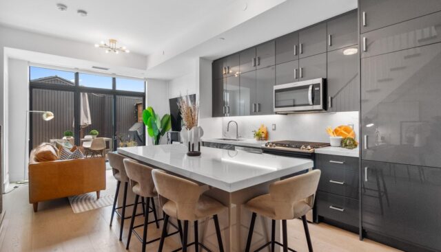 406 – 14 Dewhurst, Toronto