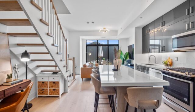406 – 14 Dewhurst, Toronto