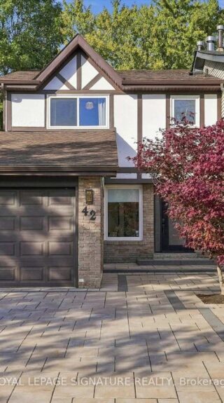 42 Lilac Ave, York