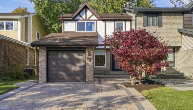 42 Lilac Ave, York
