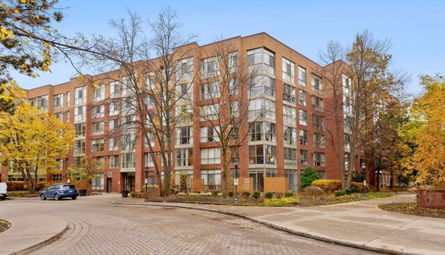 215 – 20 Southport St, Toronto