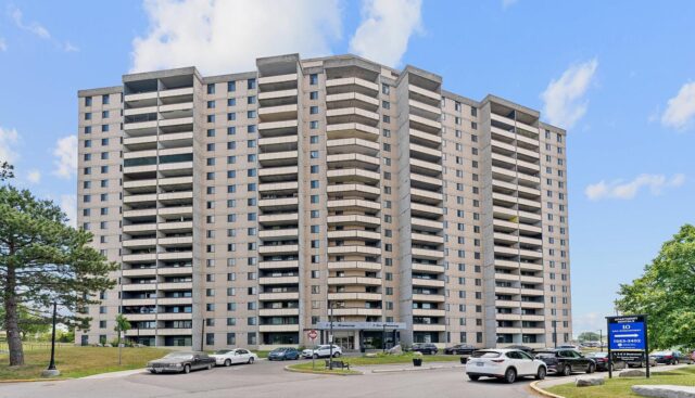 #906 – 5 San Romanoway, Toronto