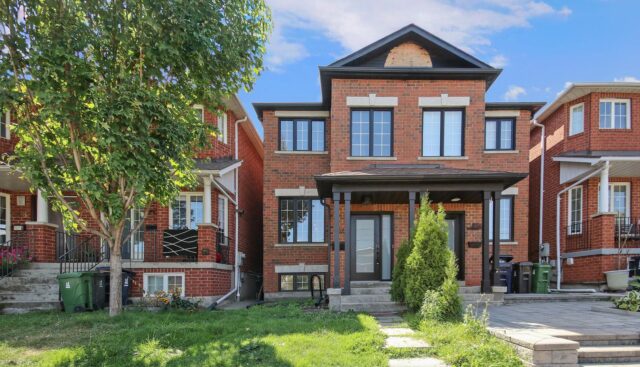 1 – 852 St Clarens Ave, Toronto