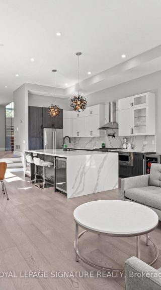 425B Valermo, Toronto