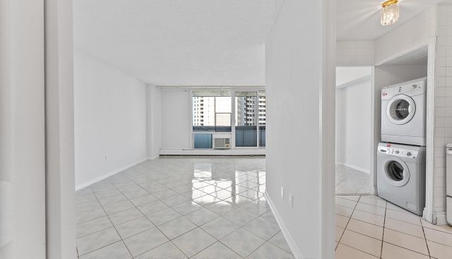 906 – 5 San Romanoway, Toronto