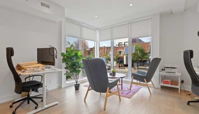 4 – 1557 Bloor St W, Toronto